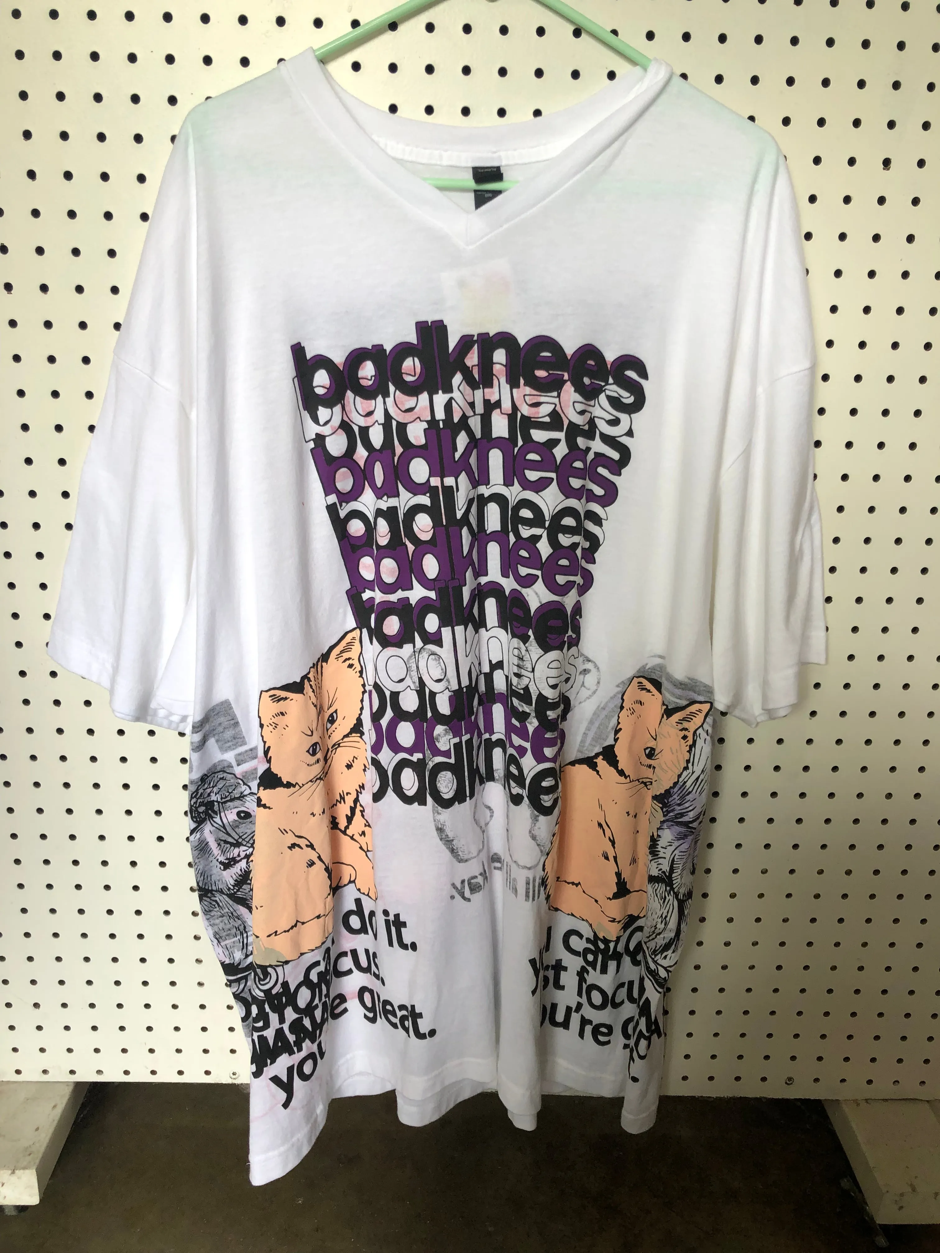 BPR- 3XL White V-neck T-shirt - badknees LINES/Focus Cat