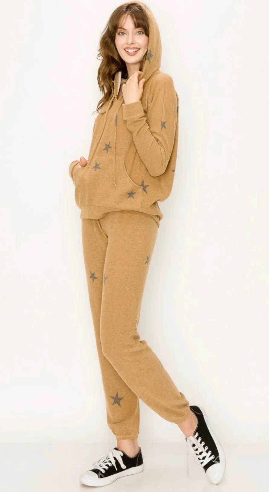 Comfy hoodie top in our cognac stars print cozy brushed Jersey