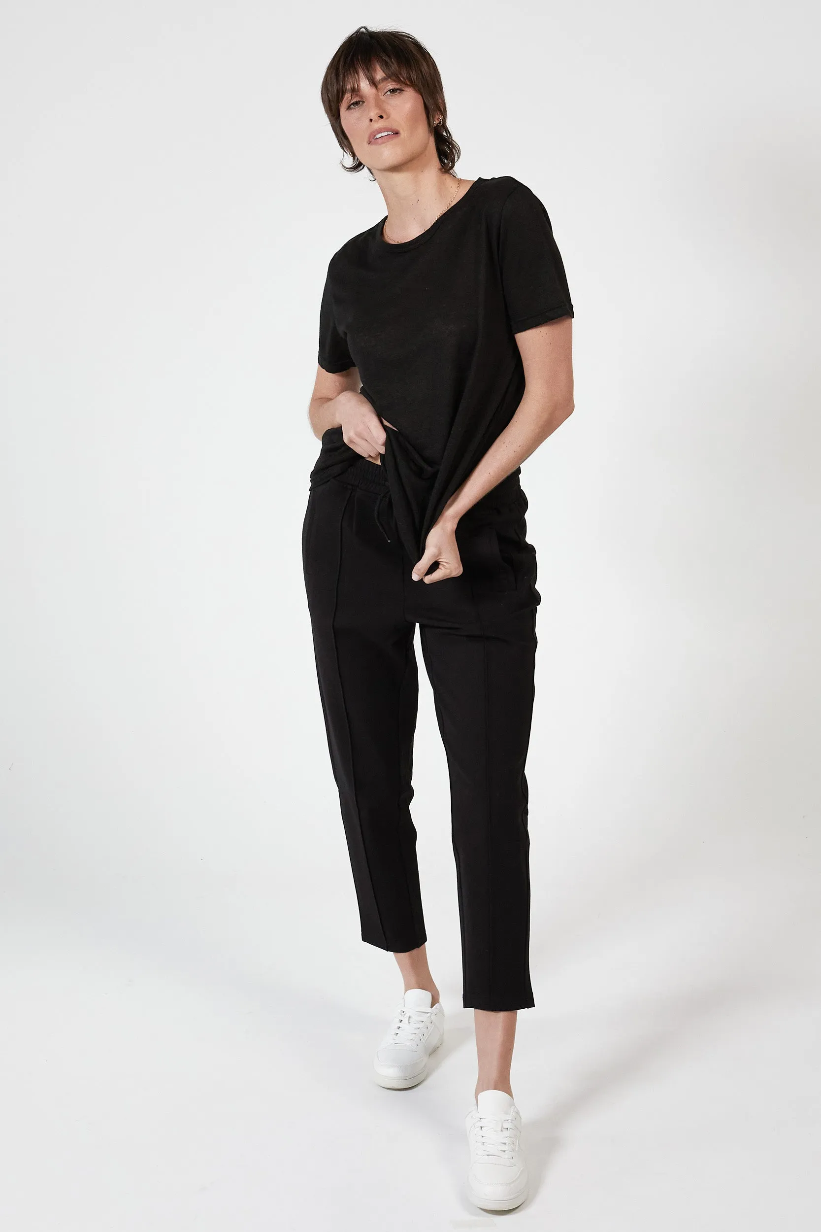 MONTAGUE BOYFRIEND LINEN TEE - BLACK