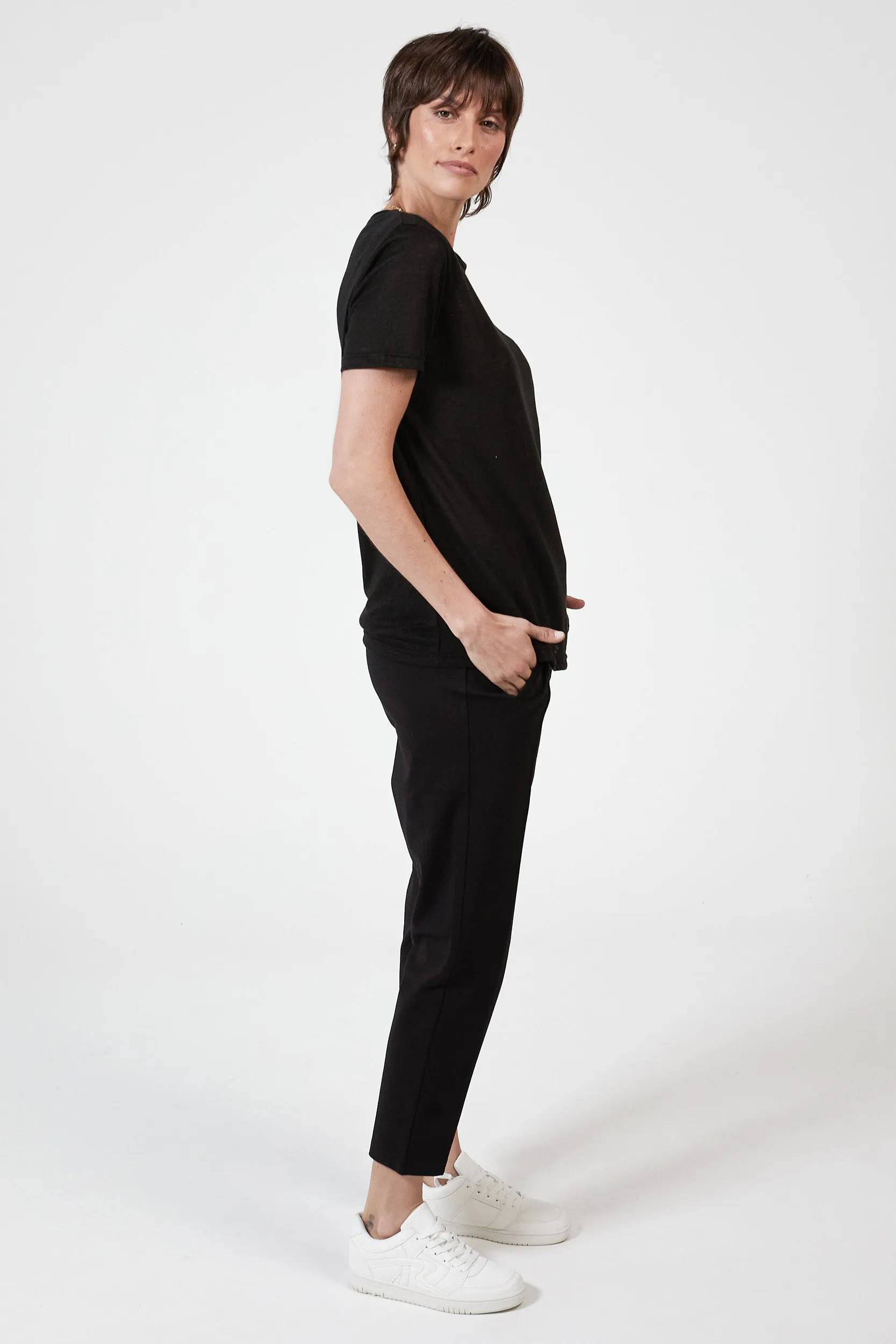 MONTAGUE BOYFRIEND LINEN TEE - BLACK