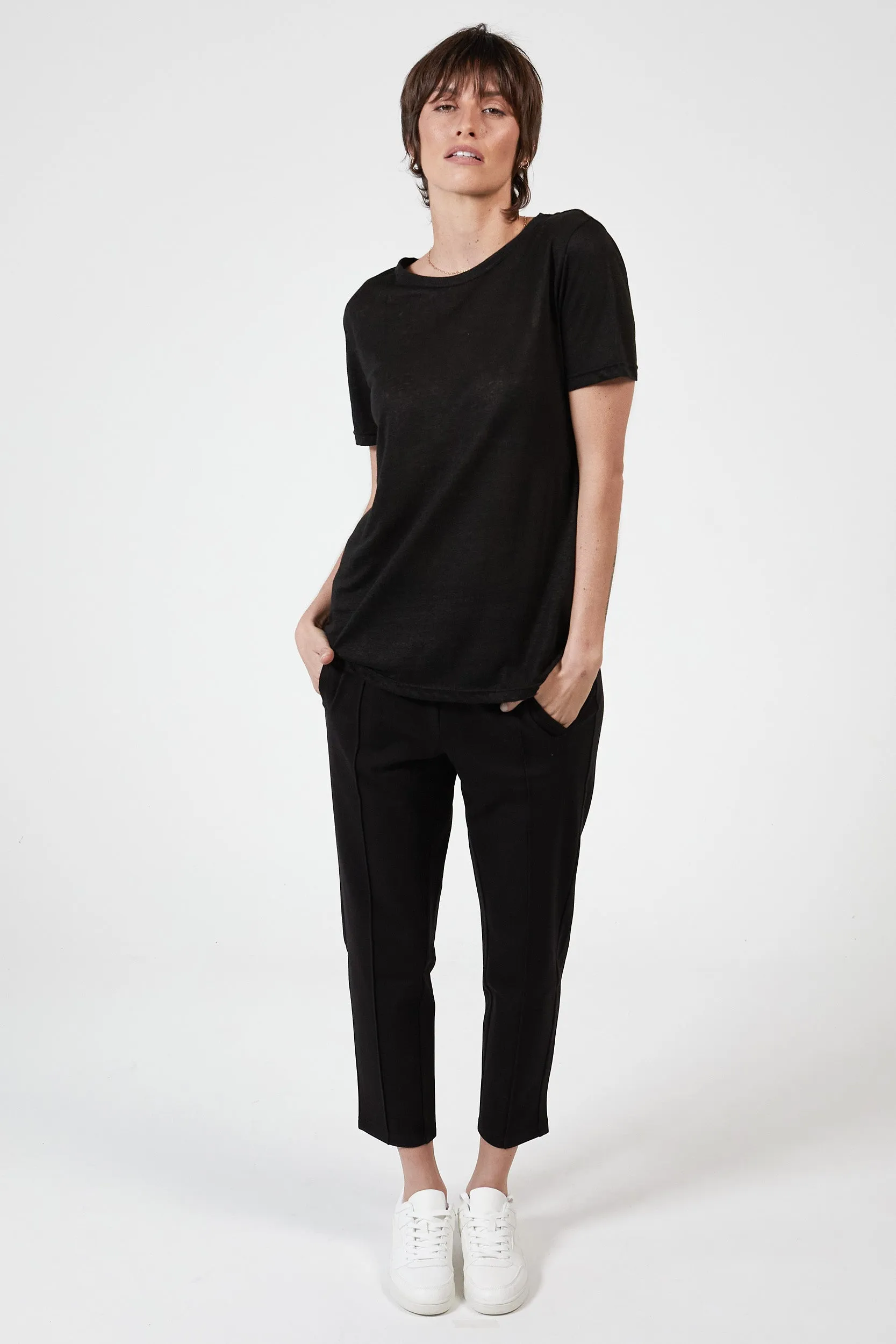 MONTAGUE BOYFRIEND LINEN TEE - BLACK